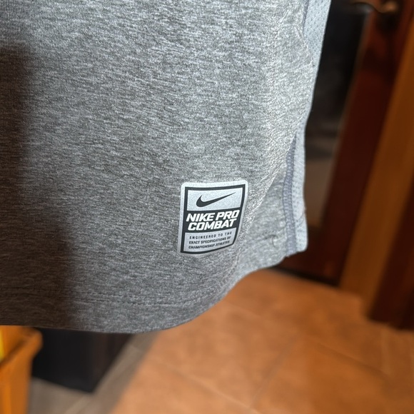 NIKE PRO Combat DRI-FIT Mens Compression Short Sleeve Shirt Size XL Gray - Picture 3 of 10